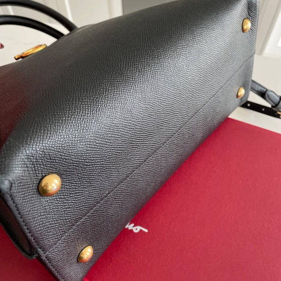 Salvatore Ferragamo bag - Picture 5 of 11